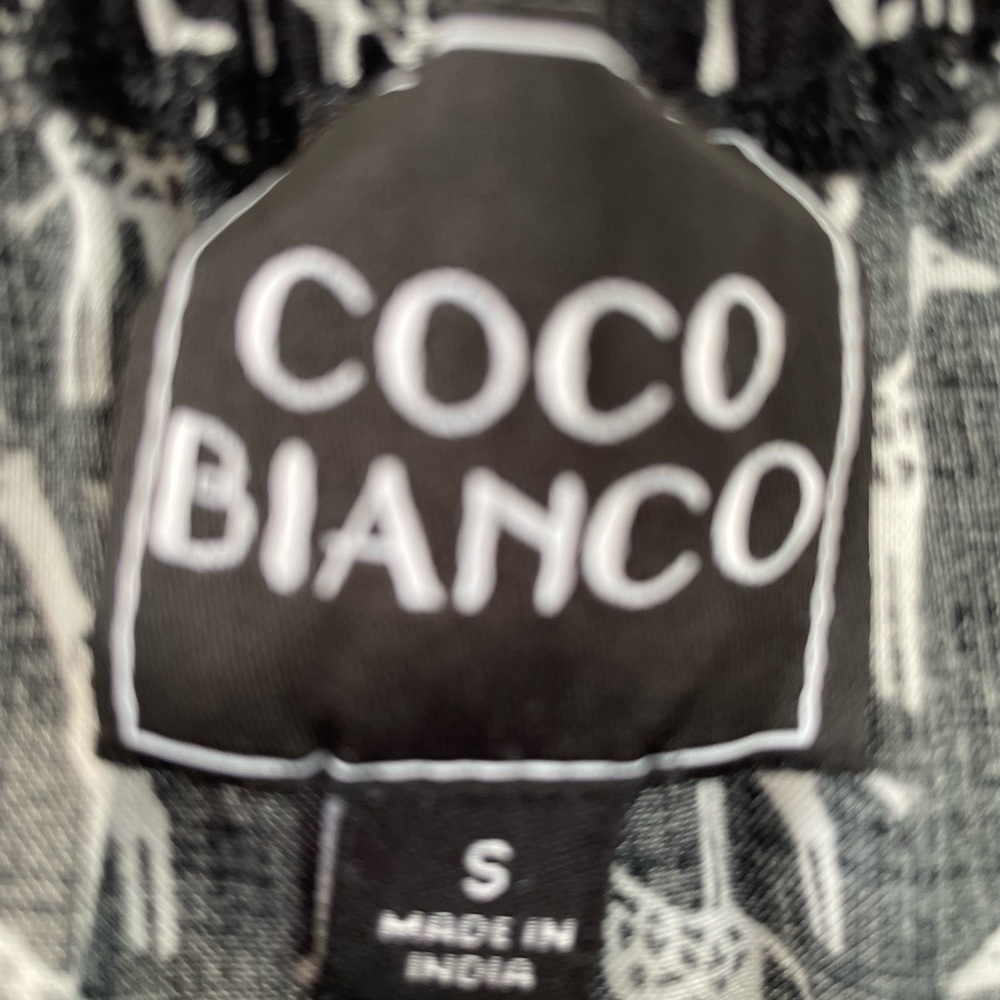 Coco Bianco Elegant Black and White Off the Shoulder Top - Picture 4 of 4